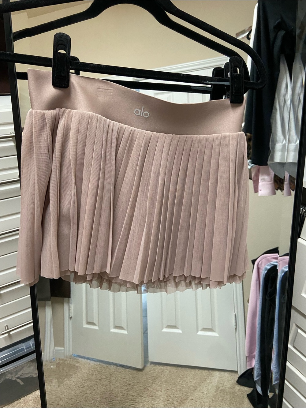 ALO Yoga Pleated Blush Mini Skirt